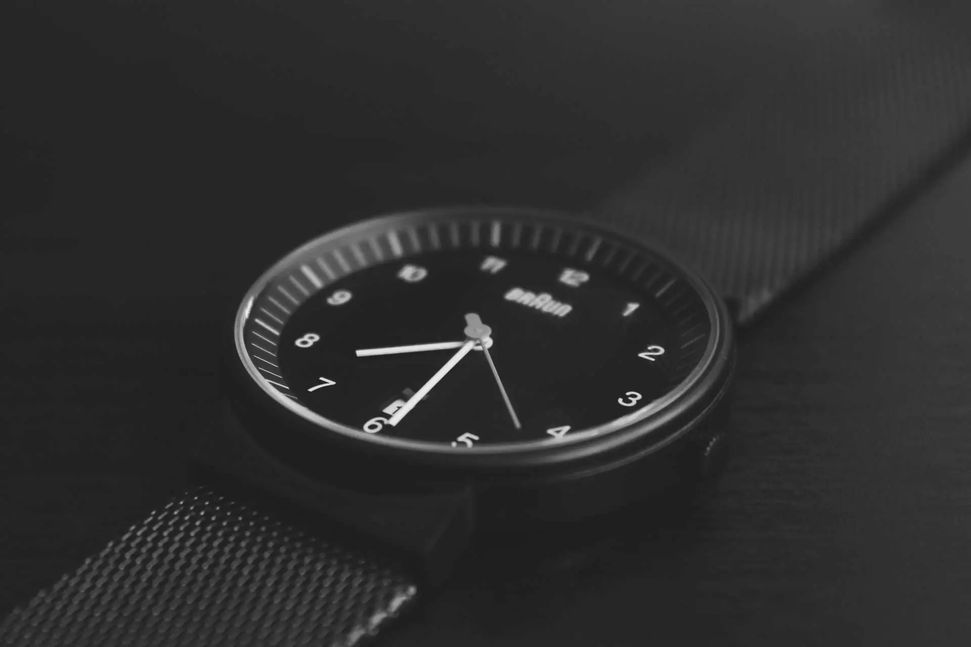 watch hand car wheel time hour